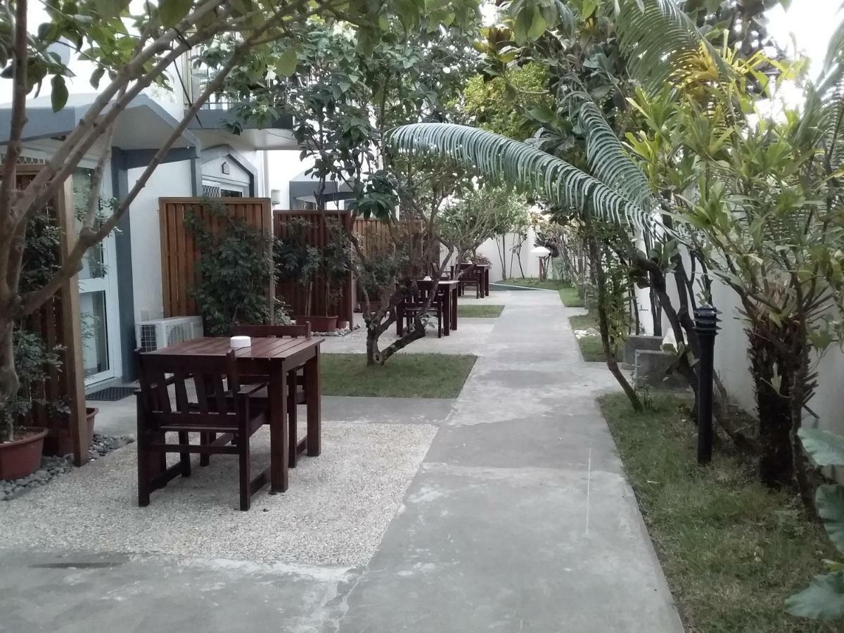 Sanalae Apartments Honiara Eksteriør bilde